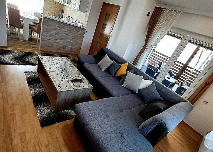 Апартаменты Dzavric *