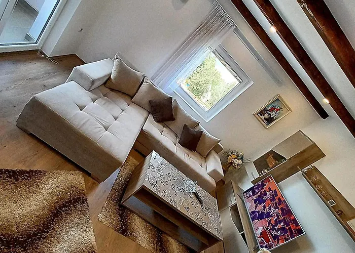 Апартаменты Dzavric